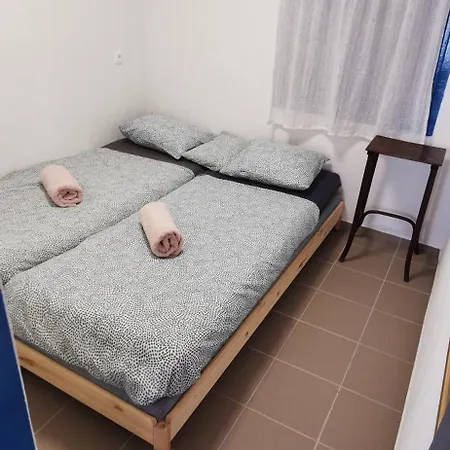 Apartman A Goeroeg Kis Haz