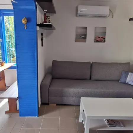 Apartman A Goeroeg Kis Haz *