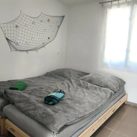 A Goeroeg Kis Haz Appartement Velence